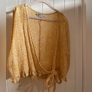 O’Neill Tie Up Yellow/White Top - Women’s size S